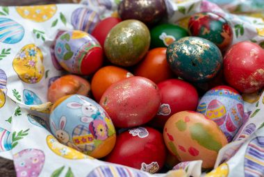 decorate easter eggs